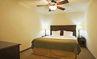 Holiday Inn Express Hotel & Suites Andrews