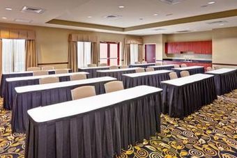 Holiday Inn Express Hotel & Suites Clinton