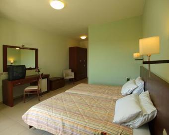 Skiathos Club Hotel & Suites