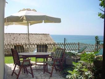 Menigos Resort House