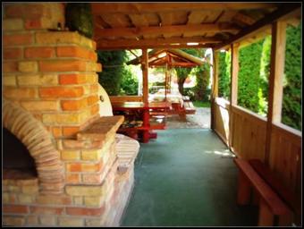 Hostal Bakonyi Kemenc�sh�z