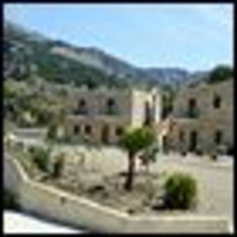 Akros Oreon Green Small Hotel