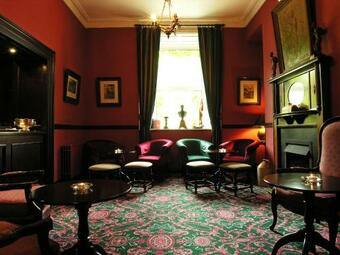 Ross Lake House Hotel