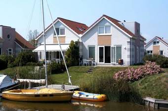 Beach Resort Makkum Bungalows