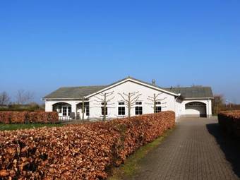 Holiday Home Recreatiepark Klaverweide 6