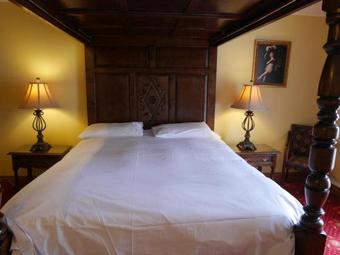 Bella Vita Hotel & Restaurant