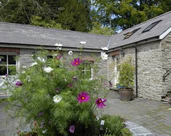 Bed & Breakfast Rhosygilwen Courtyard