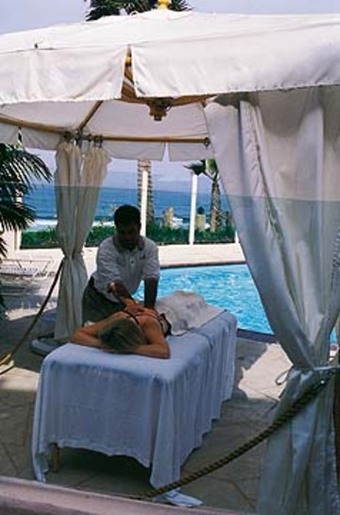 Pacific Terrace Hotel