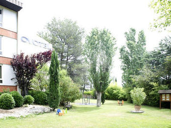 Hotel Novotel Aix En Provence Beaumanoir Les 3 Sautets