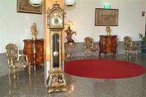 Hotel Tropical Promises