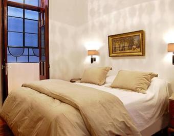 Deluxe Apartment In French Style Building