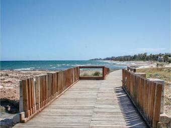 Two-bedroom Apartment In Cabanes