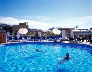 Hotel Dragos Del Sur