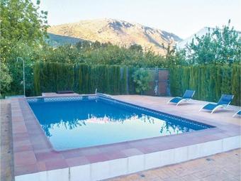 Five-bedroom Holiday Home In Zagrilla Baja