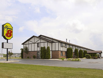 Hotel Super 8 Oshkosh Airport