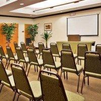 Holiday Inn Express Hotel & Suites