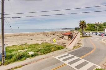 Beachside Condo Getaway