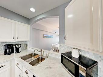 Apartamento 4692 Carpinteria Ave Condo Unit 7