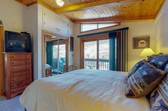 Short Walk To Lifts!