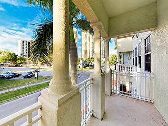 Apartamento W First Condo Unit #102 Condo