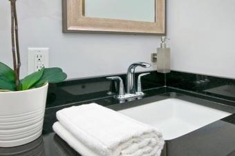 Boho-chic Three Bedroom Apartment Minutes To Nyc