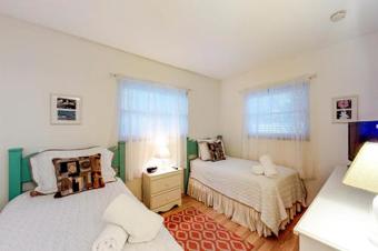 Blue Wave Villa East