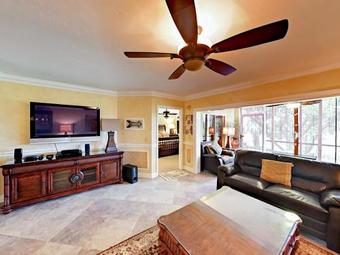 Apartamento 275 Palm Avenue Condo Unit #b102