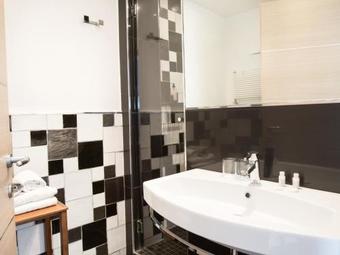 Albergue Affittacamere Lo Scoglio (guesthouse)