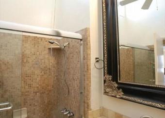 1727 W Balboa 4 (68108)
