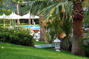 Residencia Alcantara Resort