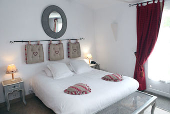 Hotel D�jeunez Sous L'arbre