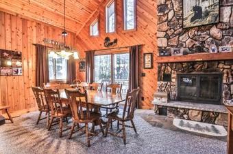 Eaglet - Elbert's - Hiller Vacation Homes Home