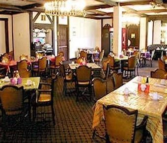 Hotel Aurora Fox Valley Inn