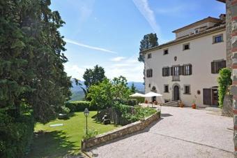 Capolona Apartment Sleeps 3