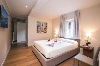 Carate Urio Apartment Sleeps 10