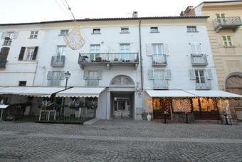 Apartamento Di Fronte Alla Reggia