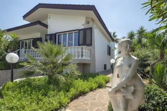 La Villa Con Giardino Di Nadia