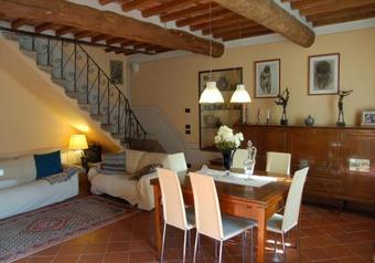 Sant'andrea Di Compito Villa Sleeps 10 Pool Wifi