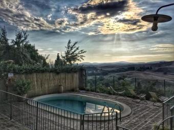 San Giovanni D'asso Villa Sleeps 5 Pool Air Con