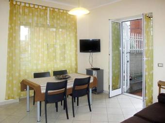 Apartamento Locazione Turistica Casa Elena (slr190)