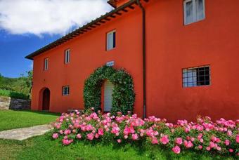San Donato In Collina Apartment Sleeps 12