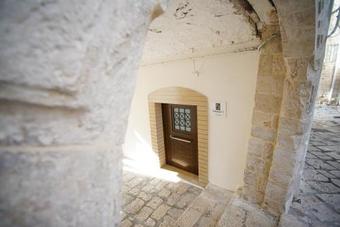 Home 5 - Arco Antico