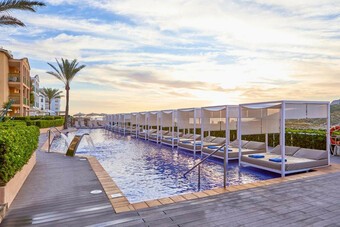 Aparthotel Zafiro Cala Mesquida