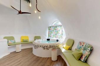 Dolphin @ Swan Villas