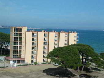 Apartamentos Pineda Beach / Solpins