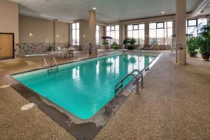 Hotel Howard Johnson Inn & Suites