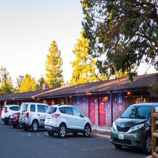 Hotel Yavapai Lodge West