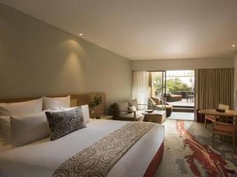 Hotel Sails In The Desert