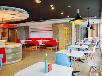 Ibis Dujiangyan Hotel