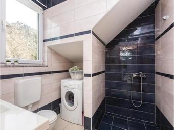 Three-bedroom Holiday Home In Kras